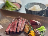 9月1日～10月31日まで！祝101周年【ランチ】大和の四季コース～秋～　秋の前菜、海老と黒舞茸、レモンバター醤油でお召上がり頂くノルウェーサーモンと根菜。お好みのステーキ　ガーリックライスにデザートも！