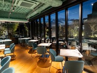 【ルーフトップバル】前菜盛り合わせ5種＆肉料理の2品＋スパークリングワインなど2時間フリードリンク