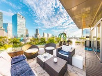 10月1日起：【午餐限定·休闲自助套餐，共10道菜】时长2.5小时，含无限畅饮｜可包下带露台的休息室