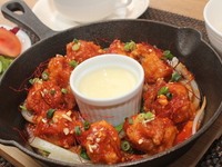 【9月限定ランチ】Cheese Lover’s Delight  若鶏のから揚げ 韓国チーズタッカルビ風