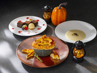 Hanya hari kerja bulan September–Oktober: Menu musiman khusus Halloween yang hanya menyajikan makanan.
