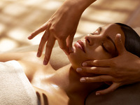 ［Seasona Menue］Reine des Prés Summer Reset Facial Treatment (60 min)