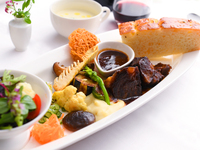 ビーフシチューランチ　（平日限定10食）