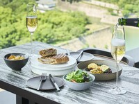 【Patina Dining Days Rooftop Terrace Plan】SONATA Rooftop Escape – 90-minute open bar apéritif plan with guaranteed terrace seating offering views of Osaka Castle (15% discount)