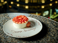 9/17〜【Dinner Anniversary】 乾杯酒とメッセージを添えたアニバーサリーケーキでおもてなしする全7品