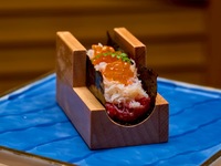 [Shinjuku Ushimitsu Opening Commemoration Course] You can enjoy dishes such as “Wagyu beef, crab, and salmon roe yukke dog”, “Cutlet sandwich with minced meat – homemade sauce”, “White freezing cold noodles”, as well as 7 carefully selected grilled dishes.