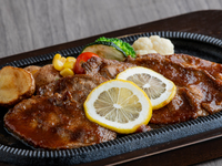 ～50thメモリアルスペシャルランチ～（肉の旨味を引き立てる、シェフ特製レモンステーキ）