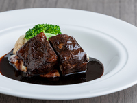～50thメモリアルスペシャルランチ～（ホテル秘伝 牛ほほ肉の赤ワイン煮込み）