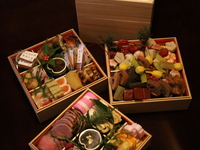Early-bird discount [Pick up in store] 2027 “Limited quantity” handmade three-tiered Osechi box
