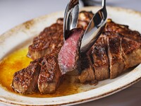 [T-bone lunch course] America's highest grade T-bone steak and 6 dishes including after-meal dessert
