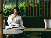 [Weekday 2.5-hour upgrade,  private seating] Autumn Chocolate Night Afternoon Tea with Lindt Chocolate