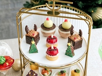 [Weekends & Holidays／Table Seating, 2.5 Hours] Christmas Afternoon Tea with Lindt Chocolate (Reserved for Groups of 5–10 Adults)