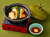 NEW! 10/1～【二段重 「野点」】～季節の彩を詰め込んだ桐箱【オプション魚介陶板焼き付き】