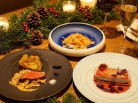 Christmas lunch course (with wine course) available only on December 19 (Sat), 20 (Sun), 24 (Thu), and 25 (Fri).