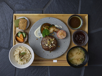 Lunch Set + dessert included