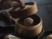 【平日限定】[エビと豆腐の旬野菜煮込み  ランチセット] 2026年10月~2027年1月