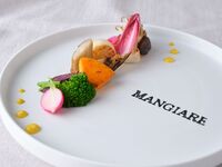 シルバーウィーク限定★食後の珈琲・紅茶がお替りOK★ メインは厳選牛肉が楽しめる全4品カジュアルランチ！
