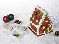 【Nakadori / 3pm Class】Gingerbread House Decoration Class