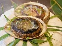 【2026X'mas】川岸牧場産神戸牛雌牛の炭火焼きと“活鮑”4.4万円コース
