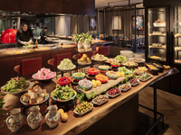 【Weekday Lunch】2-Hr. Salad & Dessert Bar + Choice of Freshly Baked Pizza