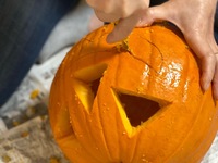 【10/25(日)ワークショップ】《1部_小学生以上の回(4年生以上推奨)》本物のかぼちゃでジャック・オー・ランタンを作ろう！ / 事前決済限定プラン