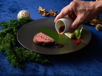 【Xmas2026】＜グラスワイン2杯付＞空と海に包まれる上質なひととき。プレミアムランチ ￥14,000