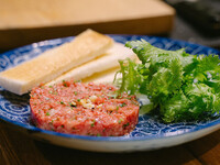 清喜名物の木下牛タルタルステーキが入った木下牛を満喫するコース