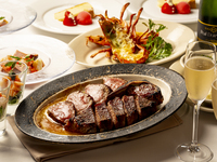 [Christmas Course 2026] A luxurious course featuring celebratory champagne, a seafood cocktail appetizer with caviar, and the restaurant’s number one best-selling premium Emperor Steak as the main dish (December 18–25).