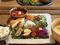 薬膳ベジタブルデリプレートランチ