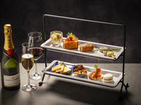 High Tea Set / Savories and 31 types of free-flowing drinks, including champagne and original cocktails
