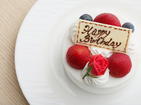 【12月・平日ランチ：記念日】大切な人へ！乾杯ドリンクとホールケーキでお祝いを！