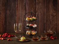 【Xmas2026 贅沢ハイティー】旬の苺や抹茶のデザート＆季節野菜や国産牛ローストビーフ
