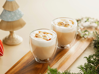 アフタヌーンティーセット　オプションドリンク　ほうじ茶キャラメルラテ
