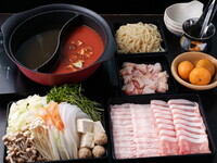 Surrounded by a kotatsu! 4 types of soup shabu-shabu set with Chami Pork & Bitchu Highland Chicken to choose from (includes all-you-can-drink) <5,980 yen per adult> <Observation deck fee not included>