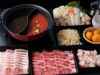 Encircle de Kotatsu! ◎ Premium Black Wagyu Ribeye, Chami Pork, and Bitchu Highland Chicken – Choose from 4 soup varieties for a shabu-shabu set (with all-you-can-drink option) <7,980 yen per adult> ＜Observation deck fee is not included＞