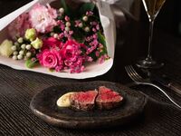 [Anniversary Plan with Guaranteed Window Seat] Includes a complimentary champagne toast + Smoke & Fire 7-course meal. Main course: Wood-fired grilled domestic beef fillet. Comes with a message plate. 
