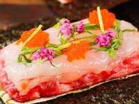 10月17日〜【季節の焼肉セット】今日はお肉の日！そんな日に楽しめるセットをご用意いたしました。「和牛のカンジャンセウユッケドッグ」「大人の無限ロース」「神谷商店ホルモン」を含む焼肉セット。